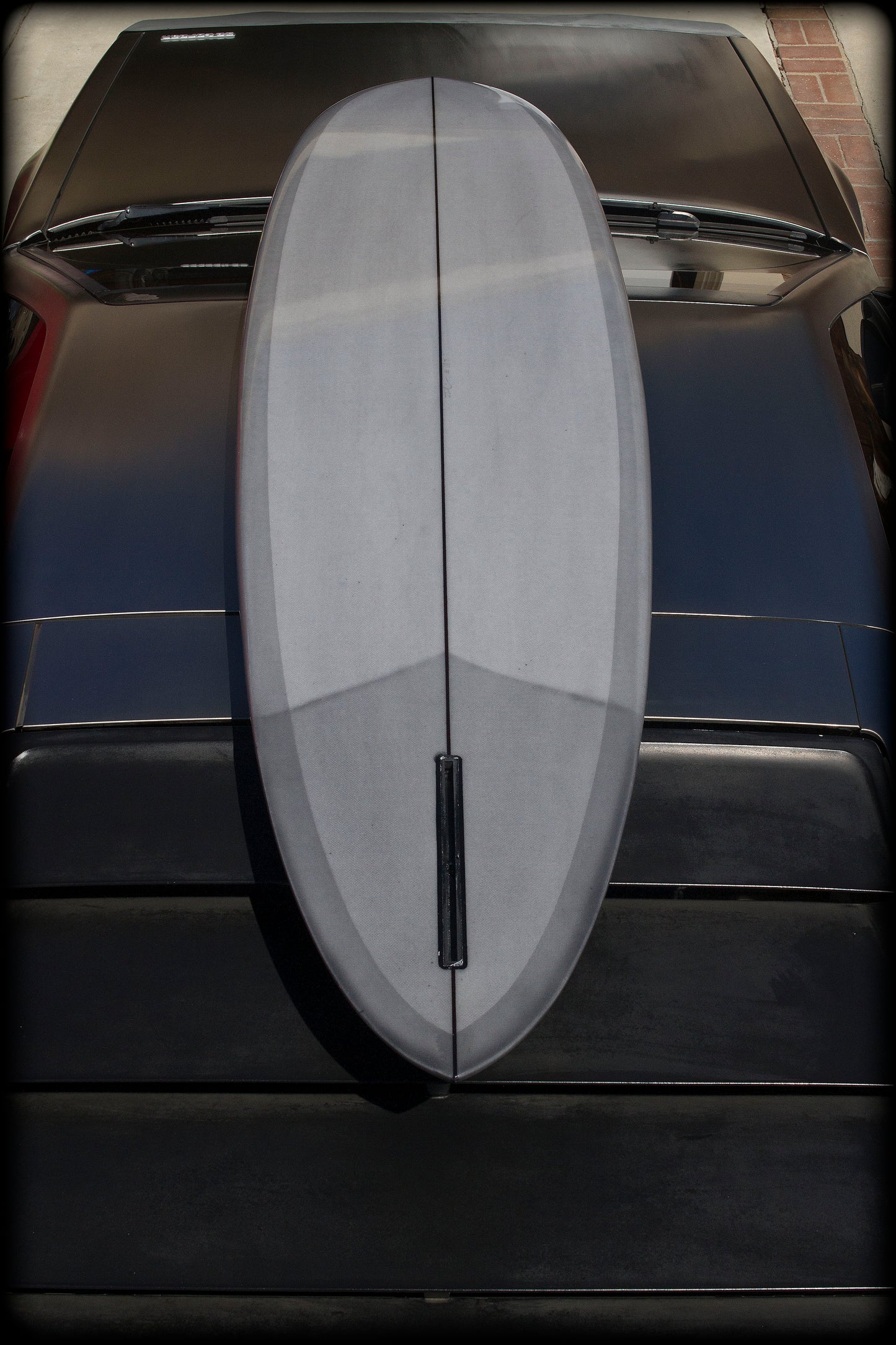 SINGLE FIN PIN